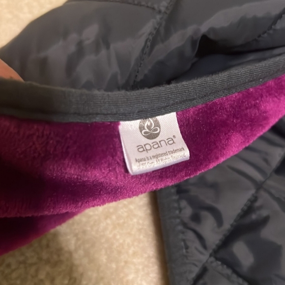 Apana Dark Quilted Outerwear - Picture 2 of 4